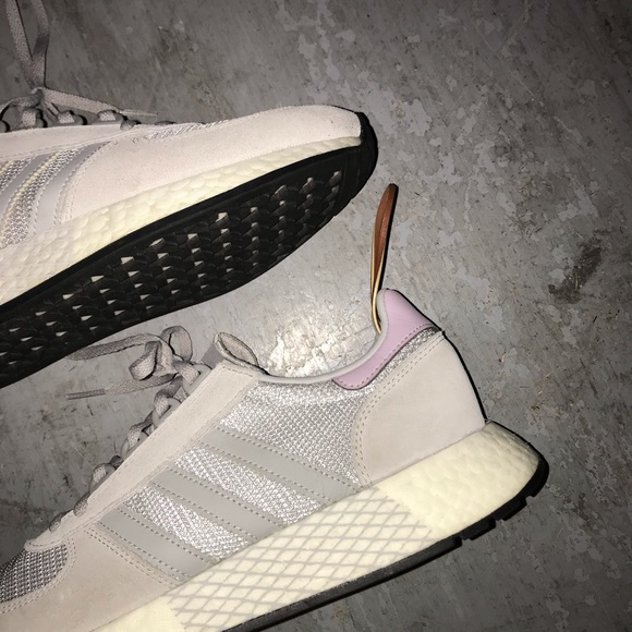 Adidas shoes - Picture 2 of 5